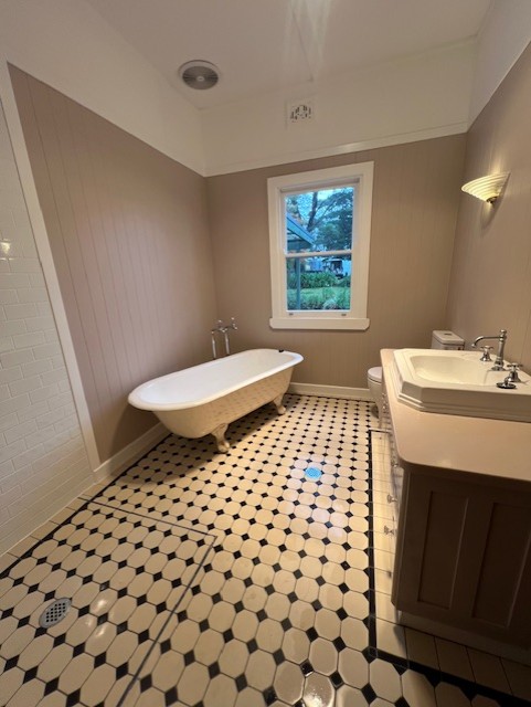 Heritage Bathroom with Clawfoot Bath